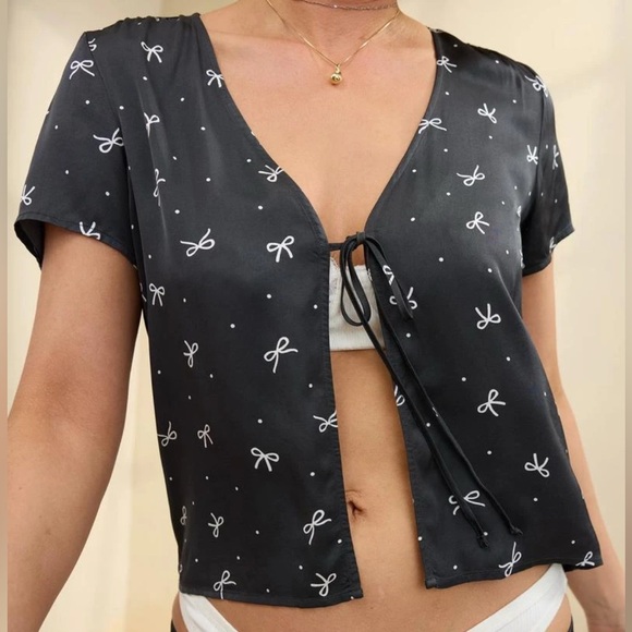 aerie Tops - NWT Aerie Off Duty Tie Front Bow Short Sleeve Large